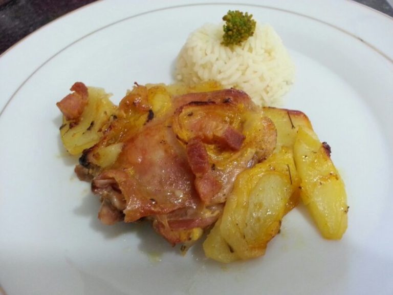 Sobrecoxa de Frango com Batata ao Forno